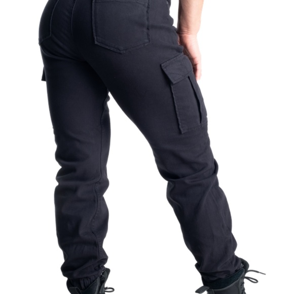 Better Bodies Cargo Pants - Picture 11 of 11